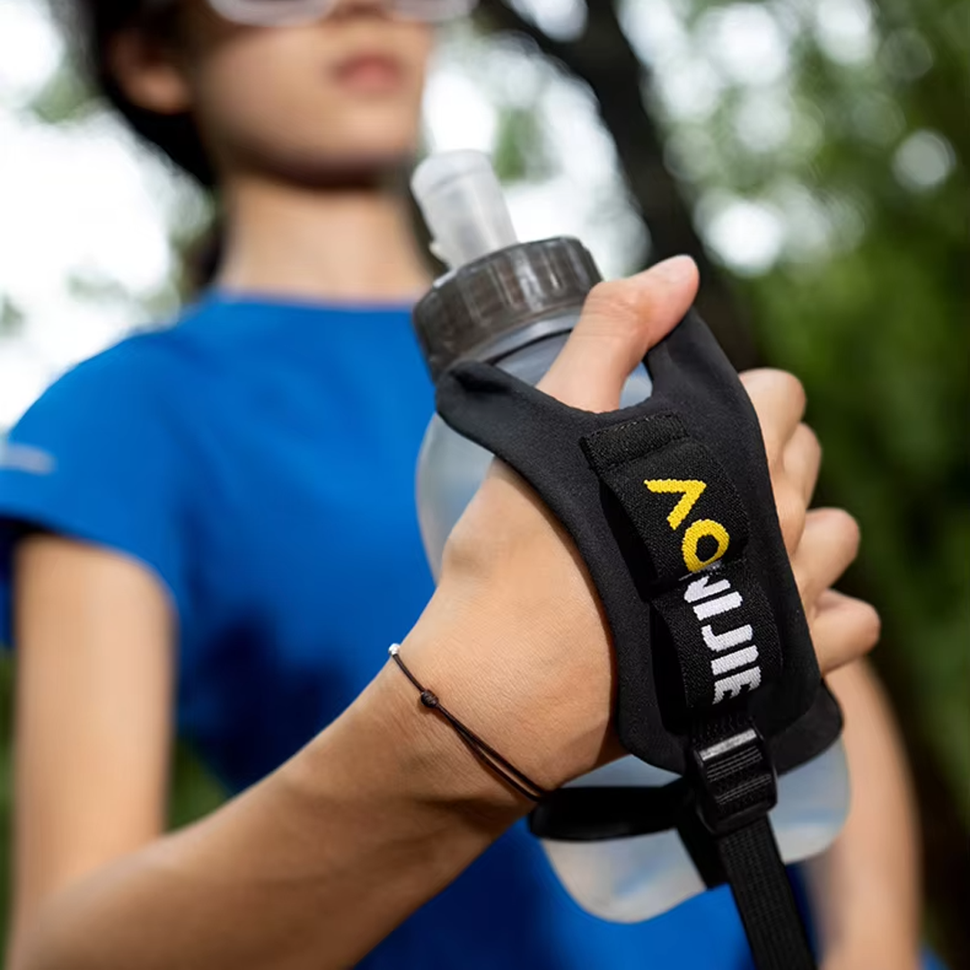 Aonijie A7110 Handheld Sports Water Bottle Bag 450ml - Kettle Bag Lari Sepeda Gym Outdoor