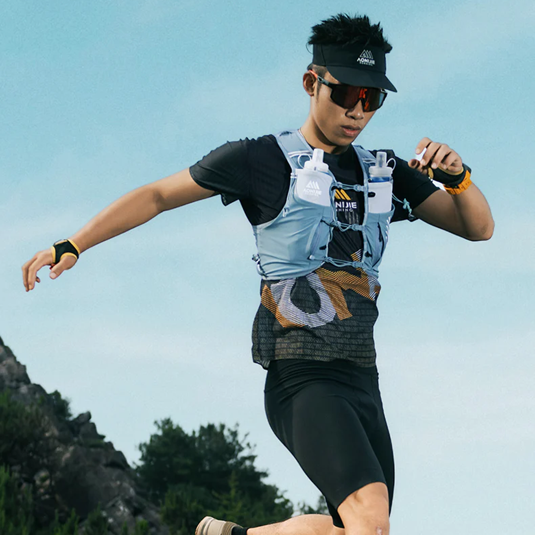 Aonijie C9116 Light Blue Hydration Backpack Vest - 10 Liter Trail Running Sports