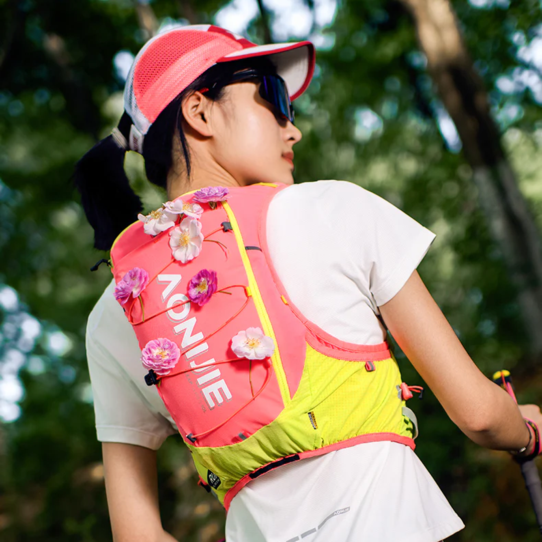 Aonijie C9116 Light Pink Hydration Backpack Vest - 10 Liter Trail Running Sports