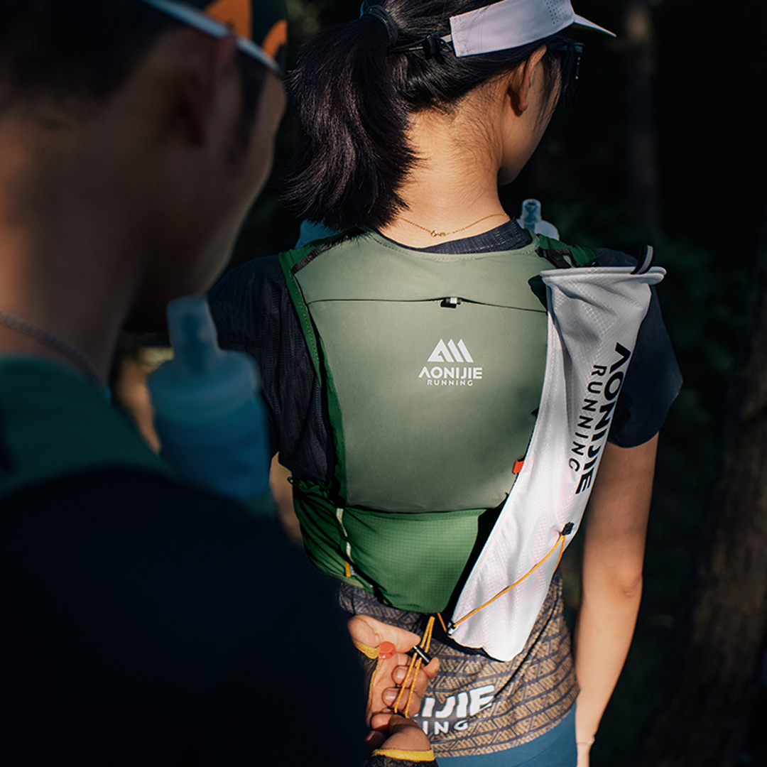 Aonijie Hydration Backpack MB-8 - 8L Trail Marathon Running
