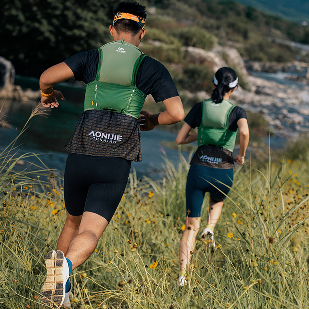 Aonijie Hydration Backpack MB-8 - 8L Trail Marathon Running