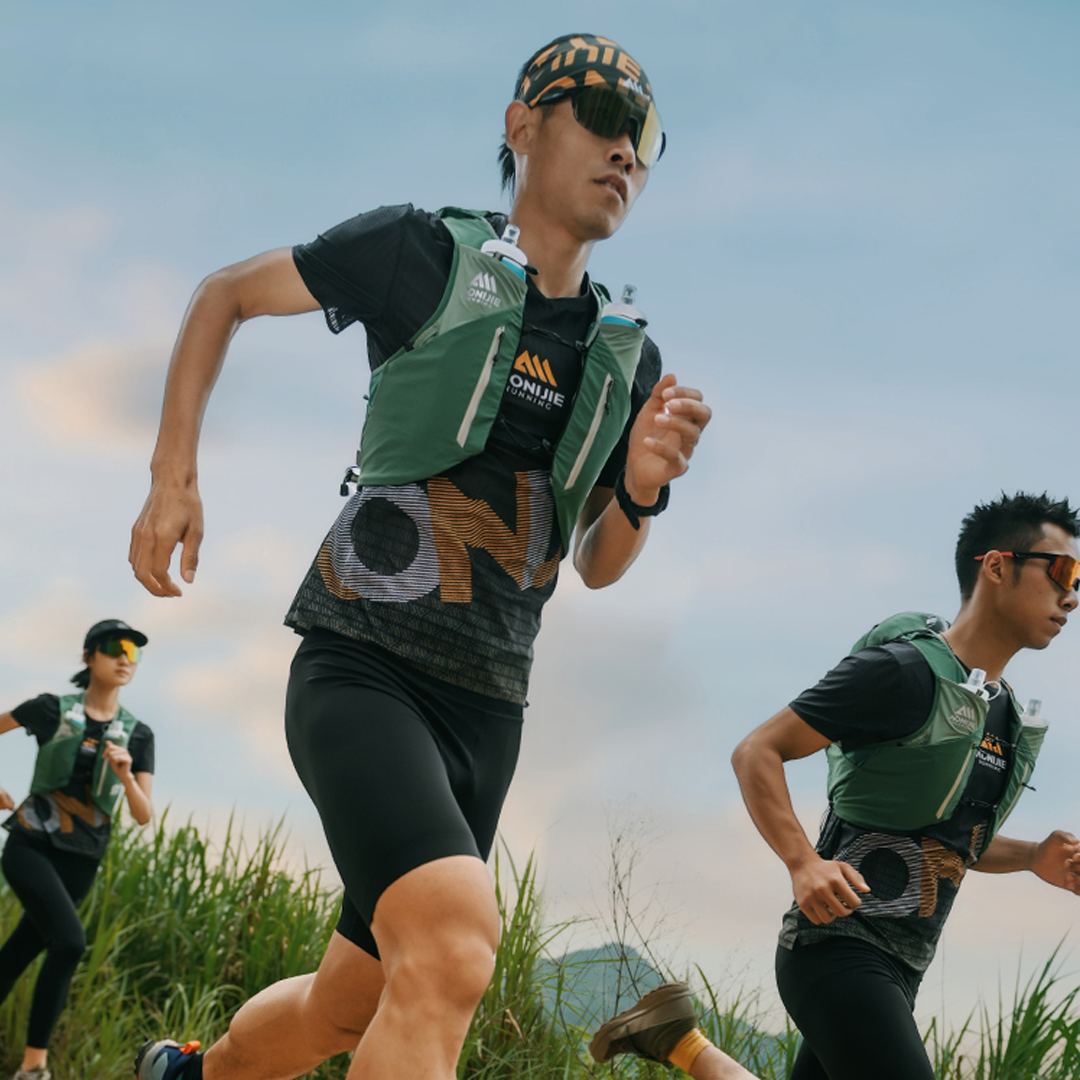 Aonijie Hydration Backpack MB-12 - 12L Trail Marathon Running